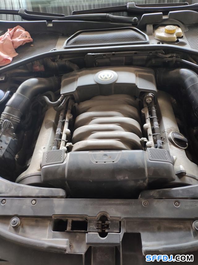 30萬公里的大眾輝騰發(fā)電機(jī)損壞，維修師傅：拆到懷疑人生