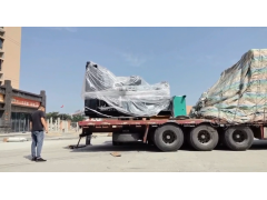 800千瓦卡得城仕配套悅成動(dòng)機(jī)發(fā)電機(jī)柴油發(fā)電機(jī)組到貨