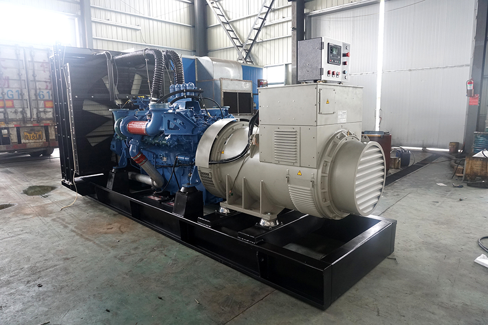 12V4000G23進(jìn)口奔馳1500KW柴油發(fā)電機(jī)組報(bào)價(jià)